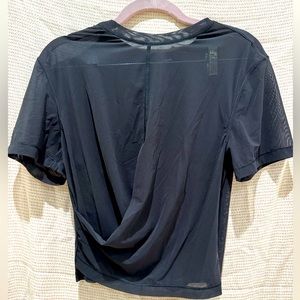 Lululemon lightweight black mesh reversible yoga tee size 4